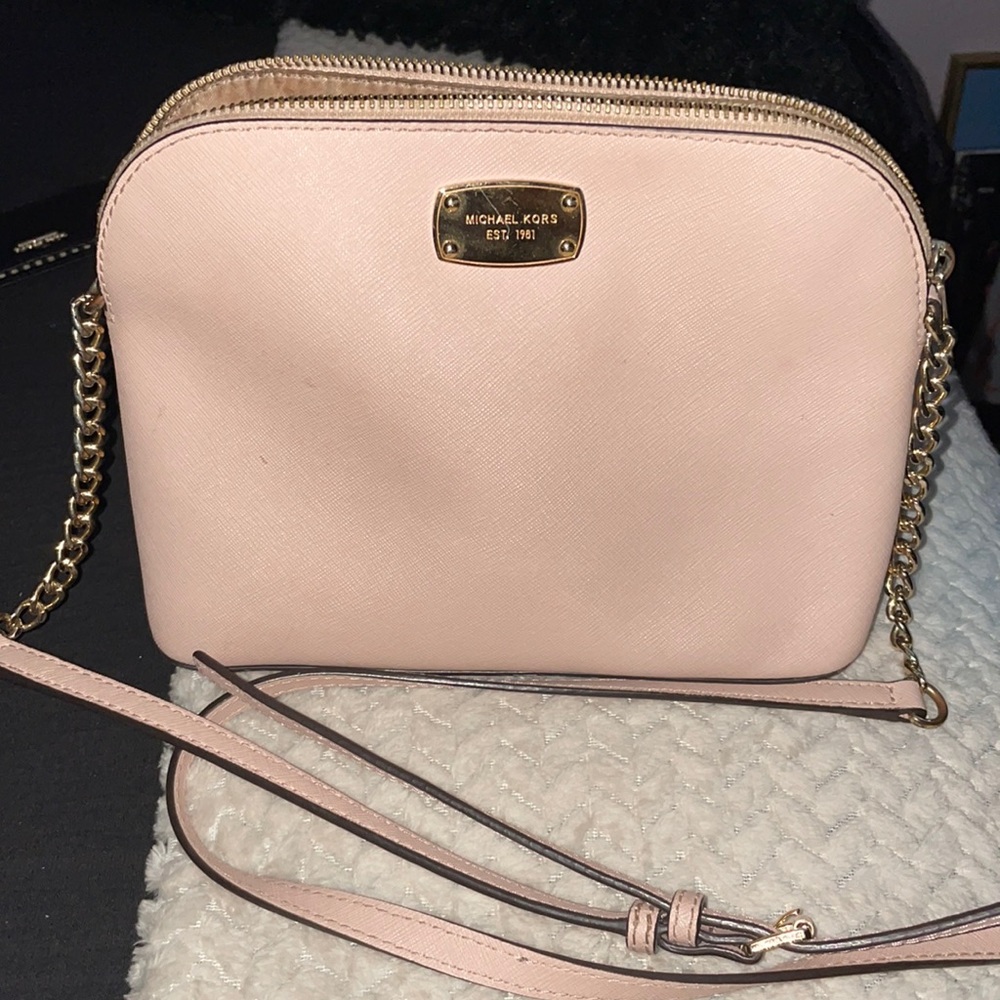 Micheal Kors Pink Crossbody Bag